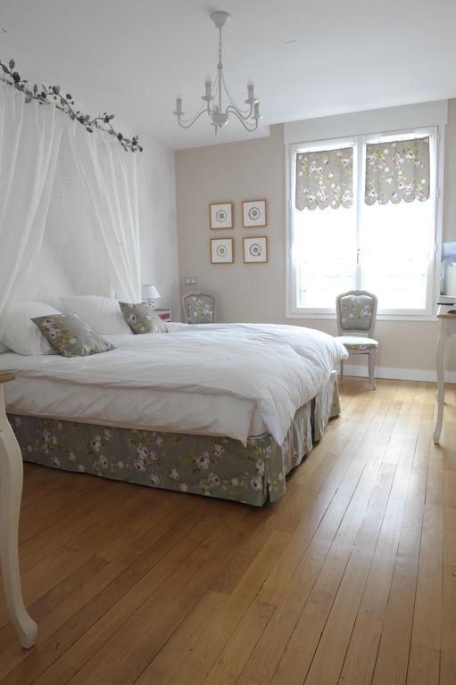 Au Coeur De Beauvais Bed & Breakfast Bagian luar foto