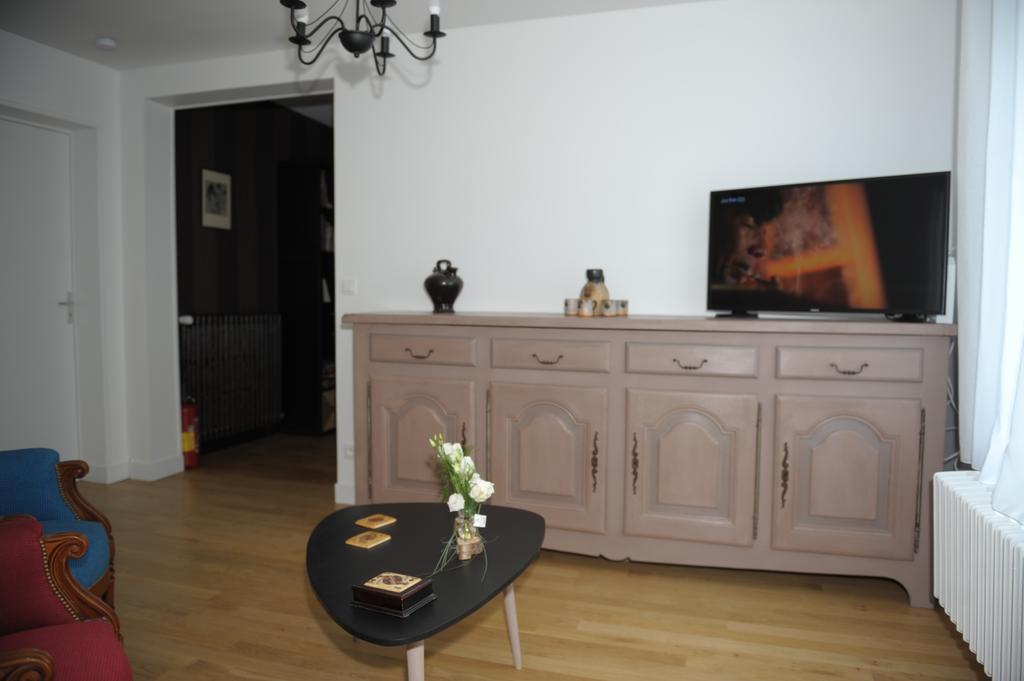 Au Coeur De Beauvais Bed & Breakfast Bagian luar foto