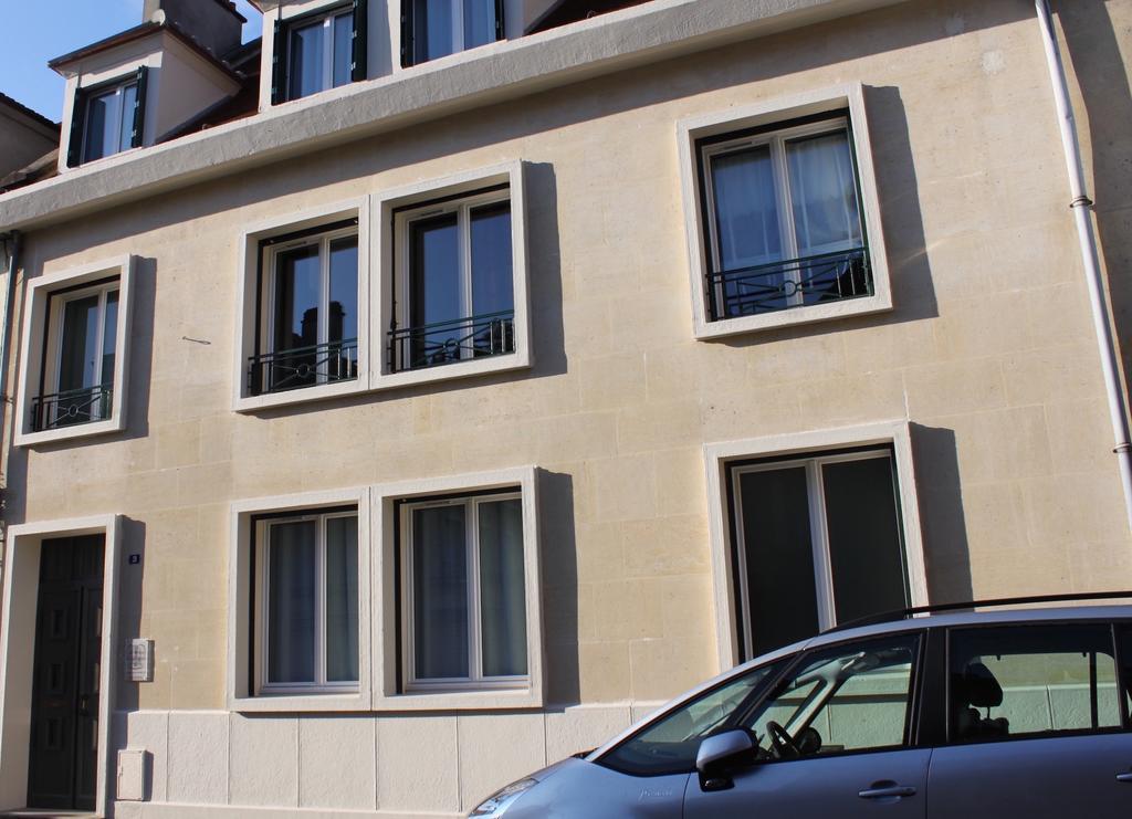 Au Coeur De Beauvais Bed & Breakfast Bagian luar foto